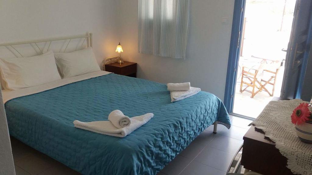 Artemis Rooms Folegandros Town Bagian luar foto